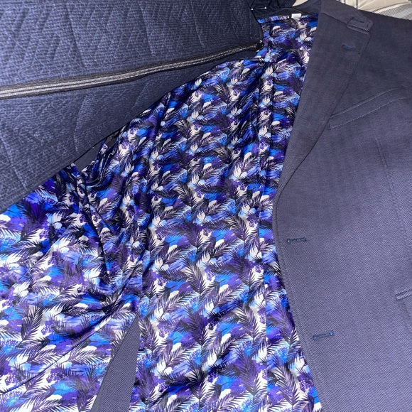 Robert graham sports coat - Picture 2 of 9